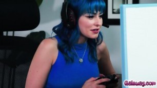 Charly Eats Out Jewelz Pussy While Playing Games
